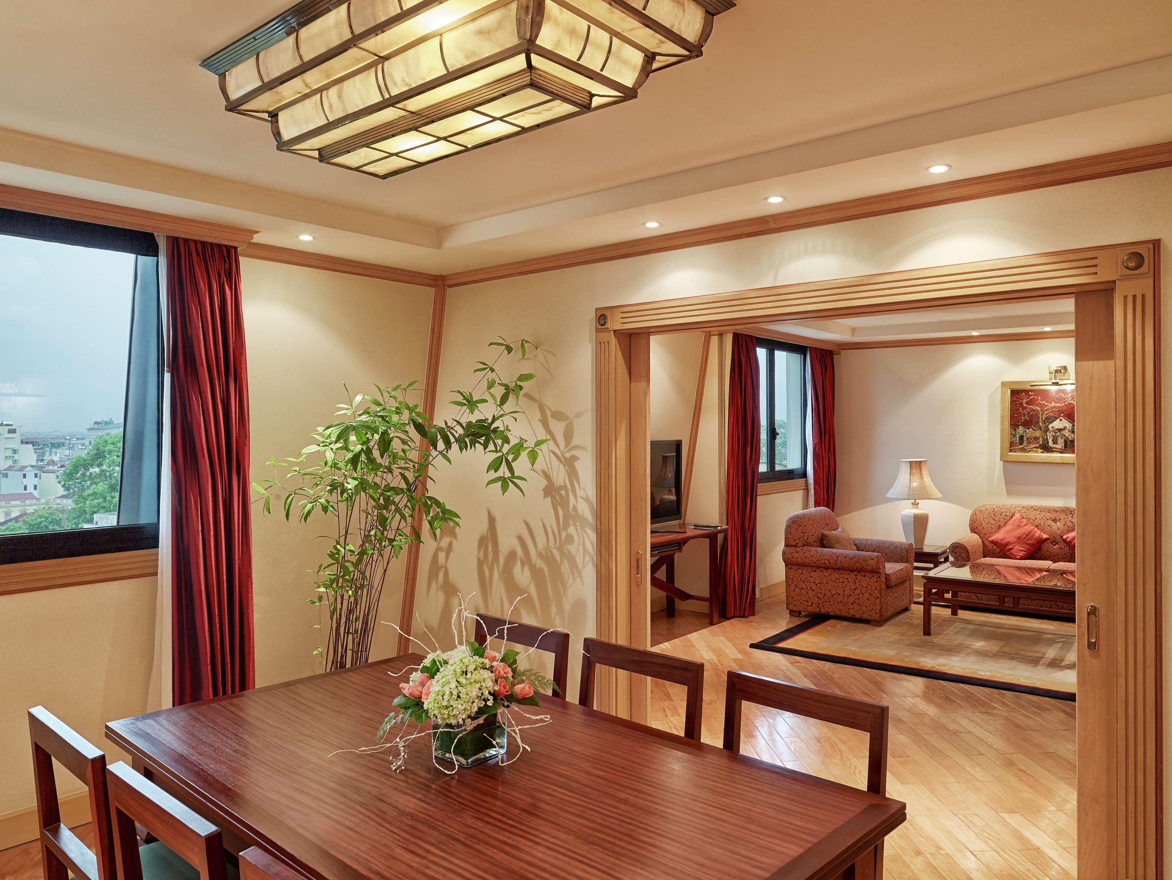 Hilton Hanoi Opera — Photos 1